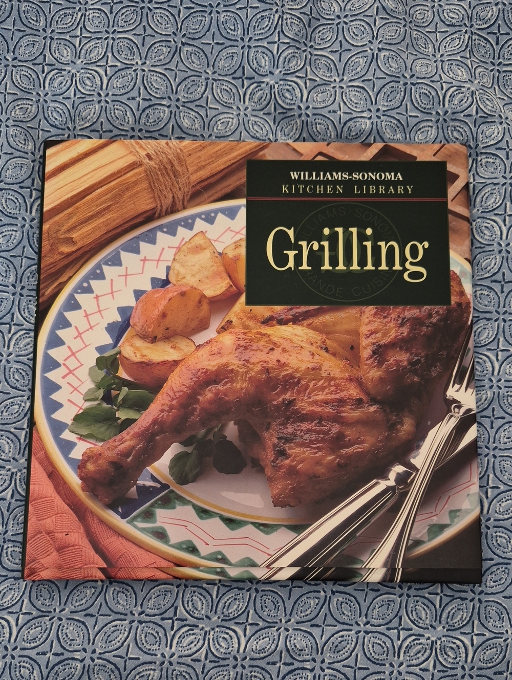 Williams Sonoma Grilling Cookbook - Green and Tan Cover